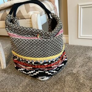 All’asta women’s large woven  tote bag black white multi w beading snap closure